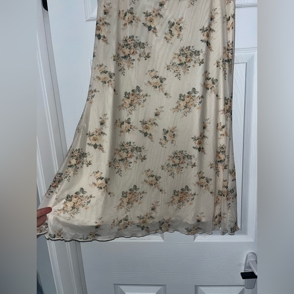 Floral Cream Skirt - Picture 2 of 3